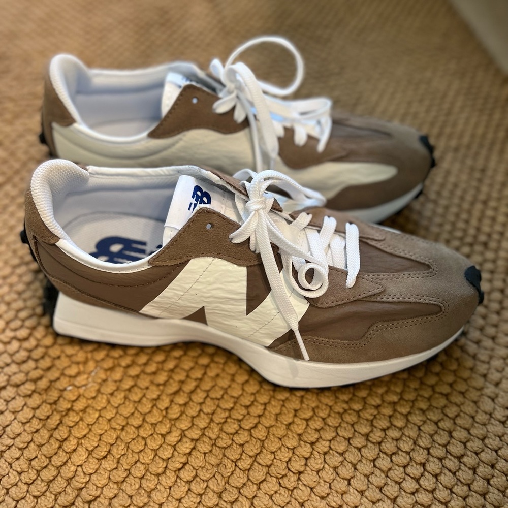 New Balance purchased from NetaPorter.Worn once.Size 10.